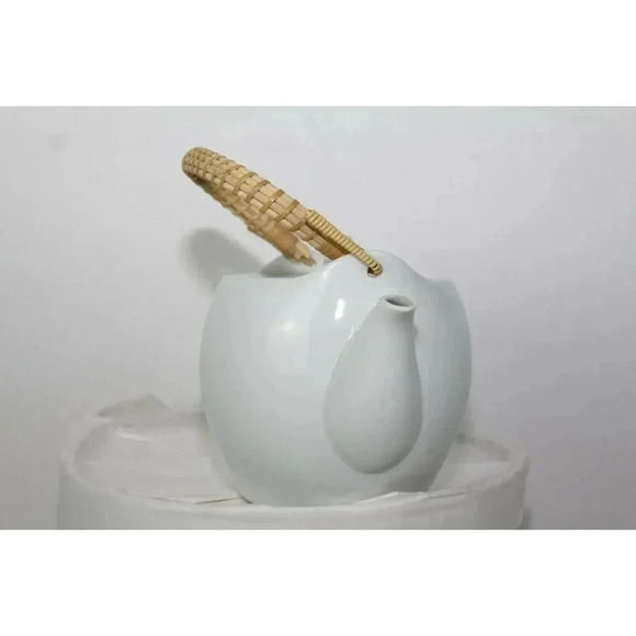 White Japanese bamboo handle tea pot 5in wide 5in tall - Picture 2 of 6